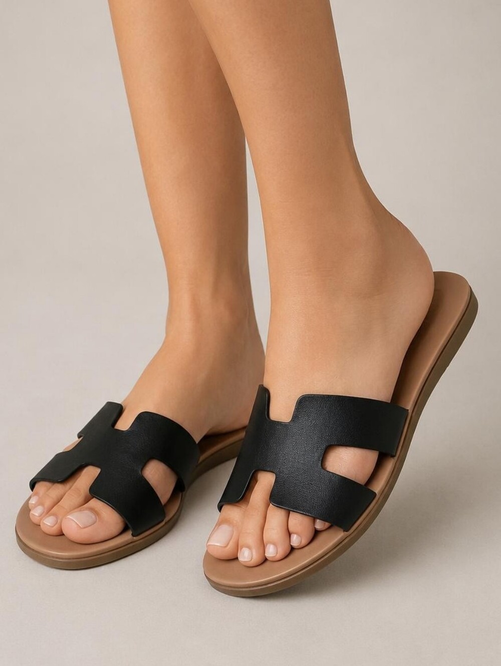 STEVE MADDEN Black Leather Sandals